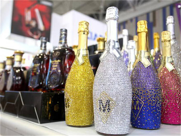 蘇州正規(guī)的煙酒回收店應(yīng)該選哪家?(圖1) 蘇州正規(guī)的煙酒回收店應(yīng)該選哪家?(圖1)